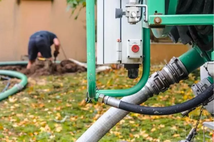 How much does it cost to pump a septic tank