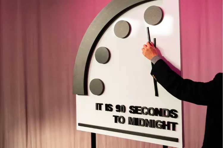 The Doomsday Clock: A Metaphorical Timepiece of Apocalypse
