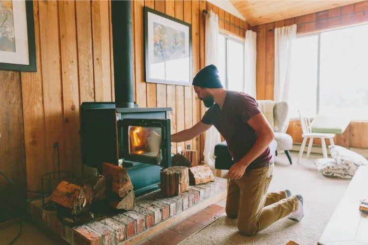 How To Stay Warm While Living Off The Grid